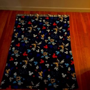 DISNEY BLANKET...